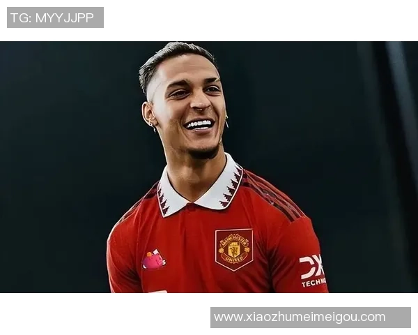 足球球星庆祝时刻定格 展现豪华魅力与球场风采 足球球星庆祝时刻定格 展现豪华魅力与球场风采