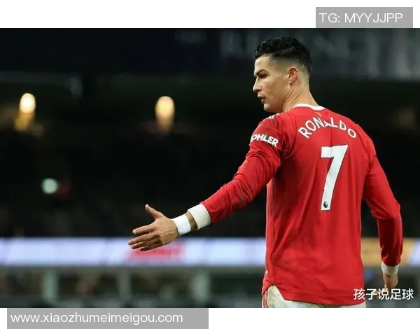 足球四号球衣传奇球星集结壁纸展示激情与荣耀的赛场风采 足球四号球衣传奇球星集结壁纸展示激情与荣耀的赛场风采